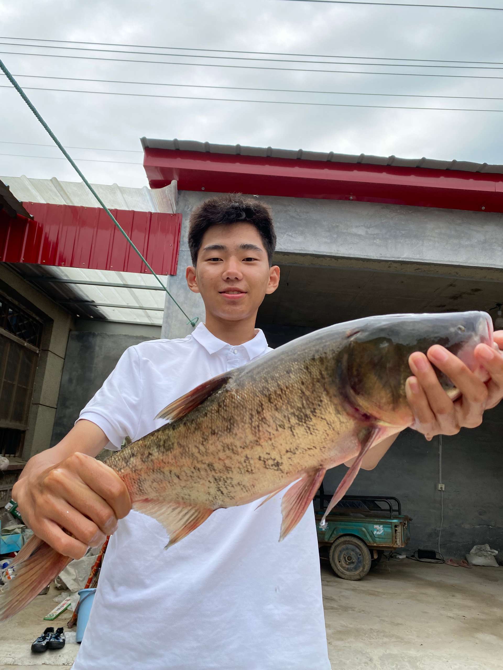 学生钓鱼风采