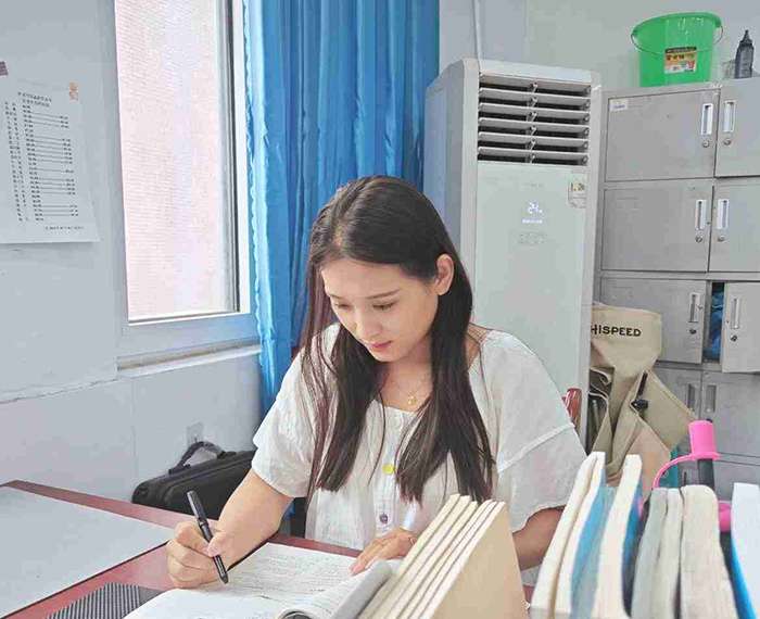 张文静老师