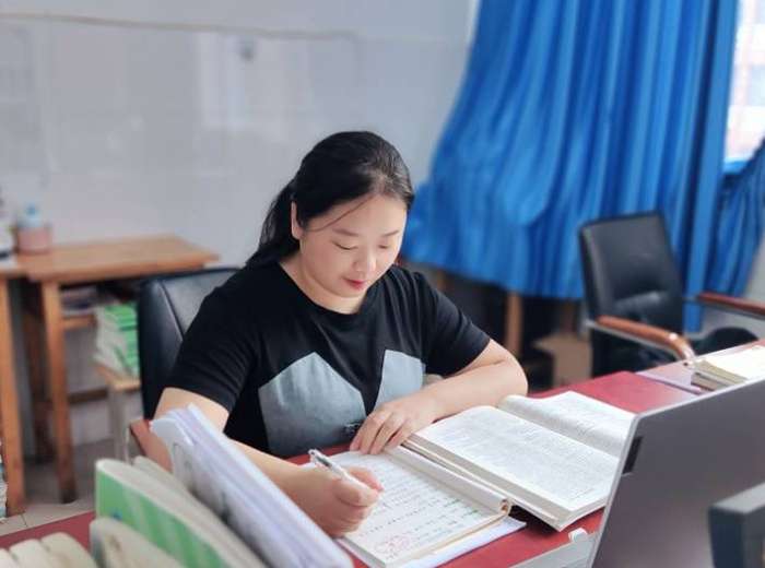 吕文娟老师